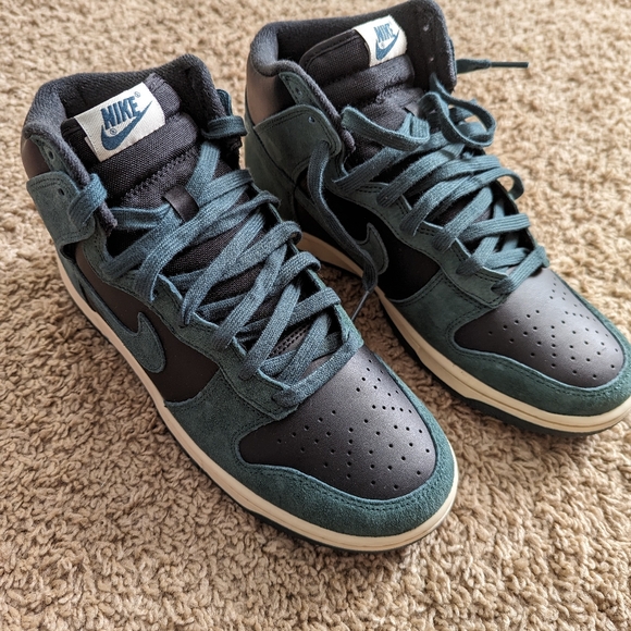 NIKE DUNK HI RETRO PRM - Picture 1 of 7